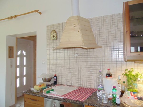 A fa burkolat természetes, különleges és modern. Minden faburkolatu páraelszívó különleges finom kidolgozású. Lakásfelújítás képek és árak Elszívó burkolat hő kezelt , kedvező áron lakásfelújítás Bízd Ránk